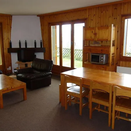 Stunning With Mountain Views Apartment *
